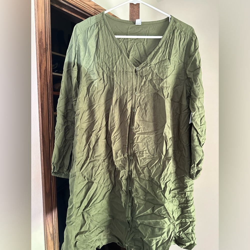 Old Navy Green V-Neck Dolman Sleeve Midi Dress